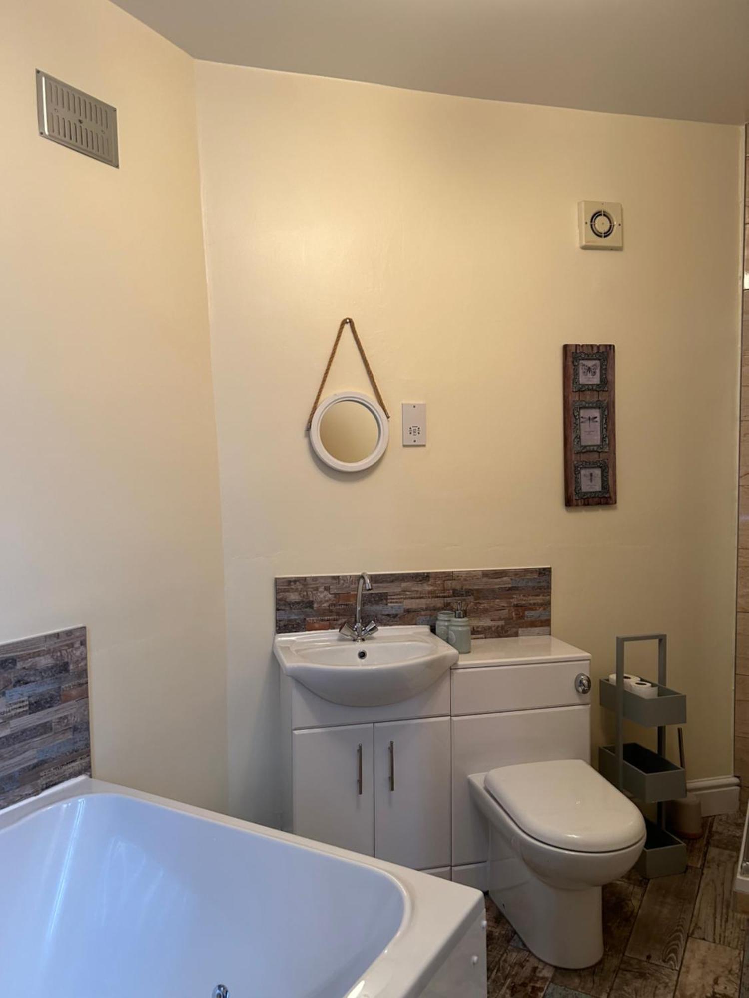 The Buxton Retreat A Luxurious 3-Storey Townhouse With Four Poster Bed And Double Jacuzzi Bath" エクステリア 写真